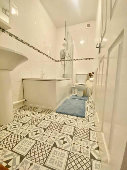 5 Bedroom House Near Cardiff City. المظهر الخارجي الصورة