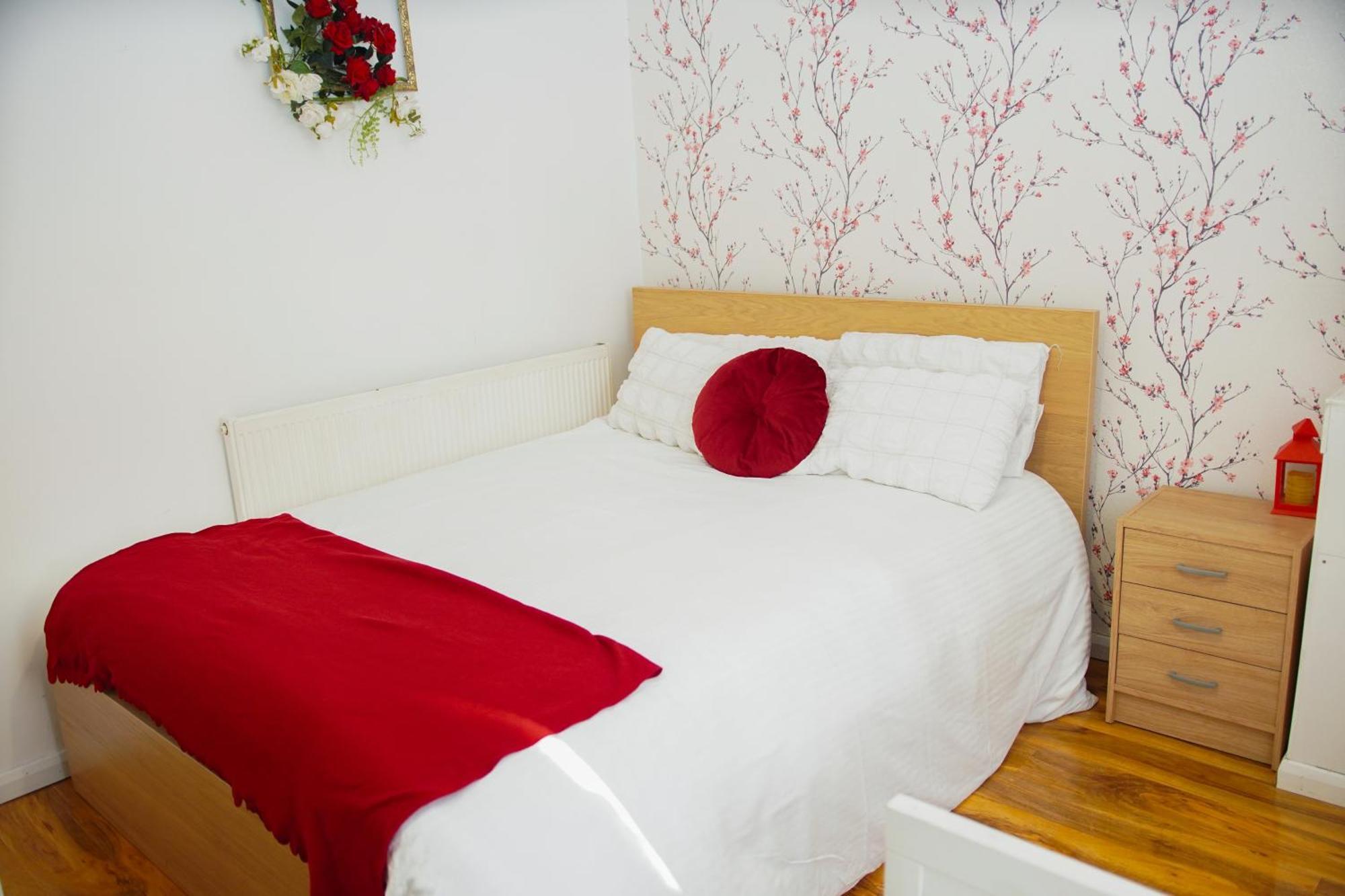 5 Bedroom House Near Cardiff City. المظهر الخارجي الصورة
