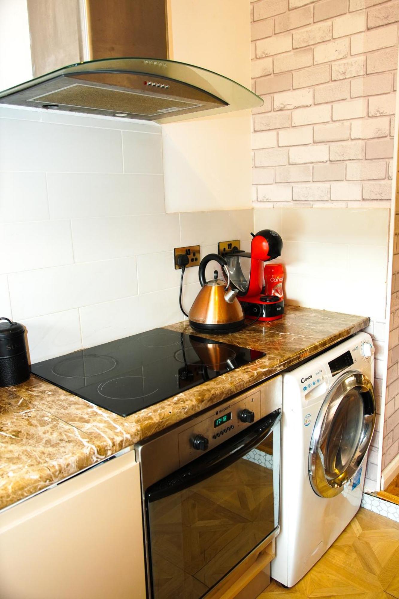 5 Bedroom House Near Cardiff City. المظهر الخارجي الصورة